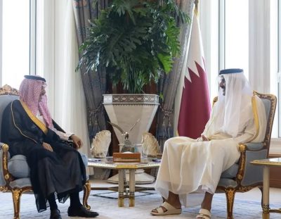 أمير دولة قطر يستقبل سمو وزير الخارجية