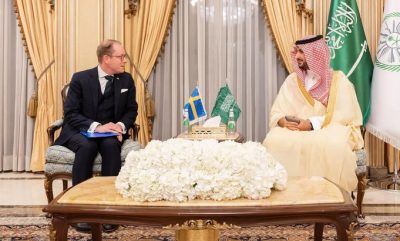 وزير الدفاع يلتقي وزير خارجية السويد ويناقشان آفاق التعاون المشترك