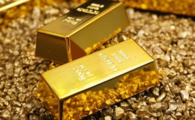 أسعار الذهب تحوم بالقرب من أعلى مستوى في 7 أشهر