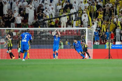 الهلال يتوج بلقب كأس الدرعية للسوبر السعودي للمرة الرابعة في تاريخه بفوزه على الاتحاد 4-1